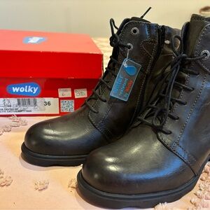 Wolky Cactus Leather Ankle Boots